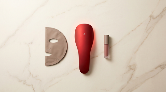 Trois produits essentiels d'une routine skinimalism : LED, masque et teinte lèvres